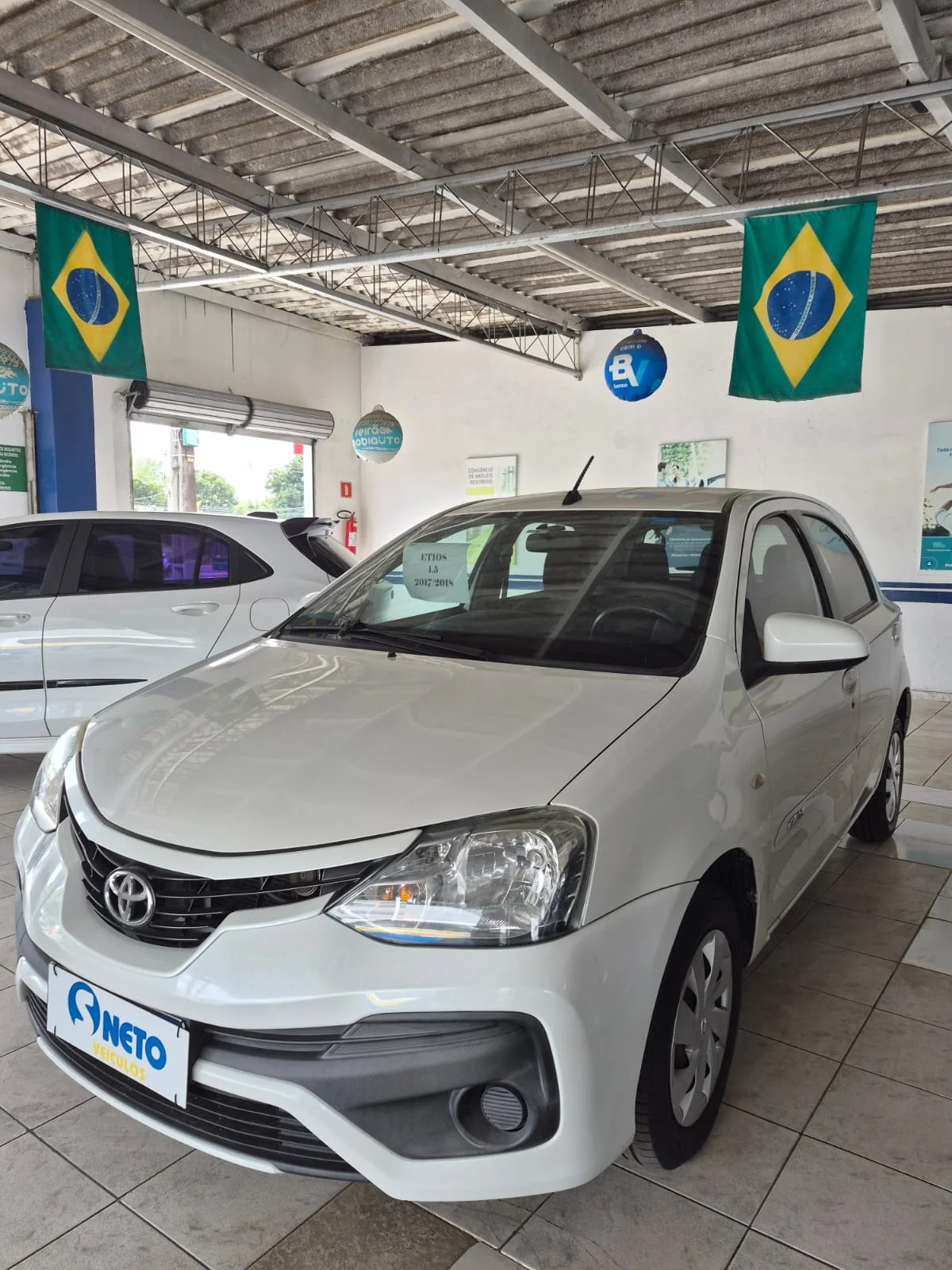 Toyota Etios Branca 2017/2018